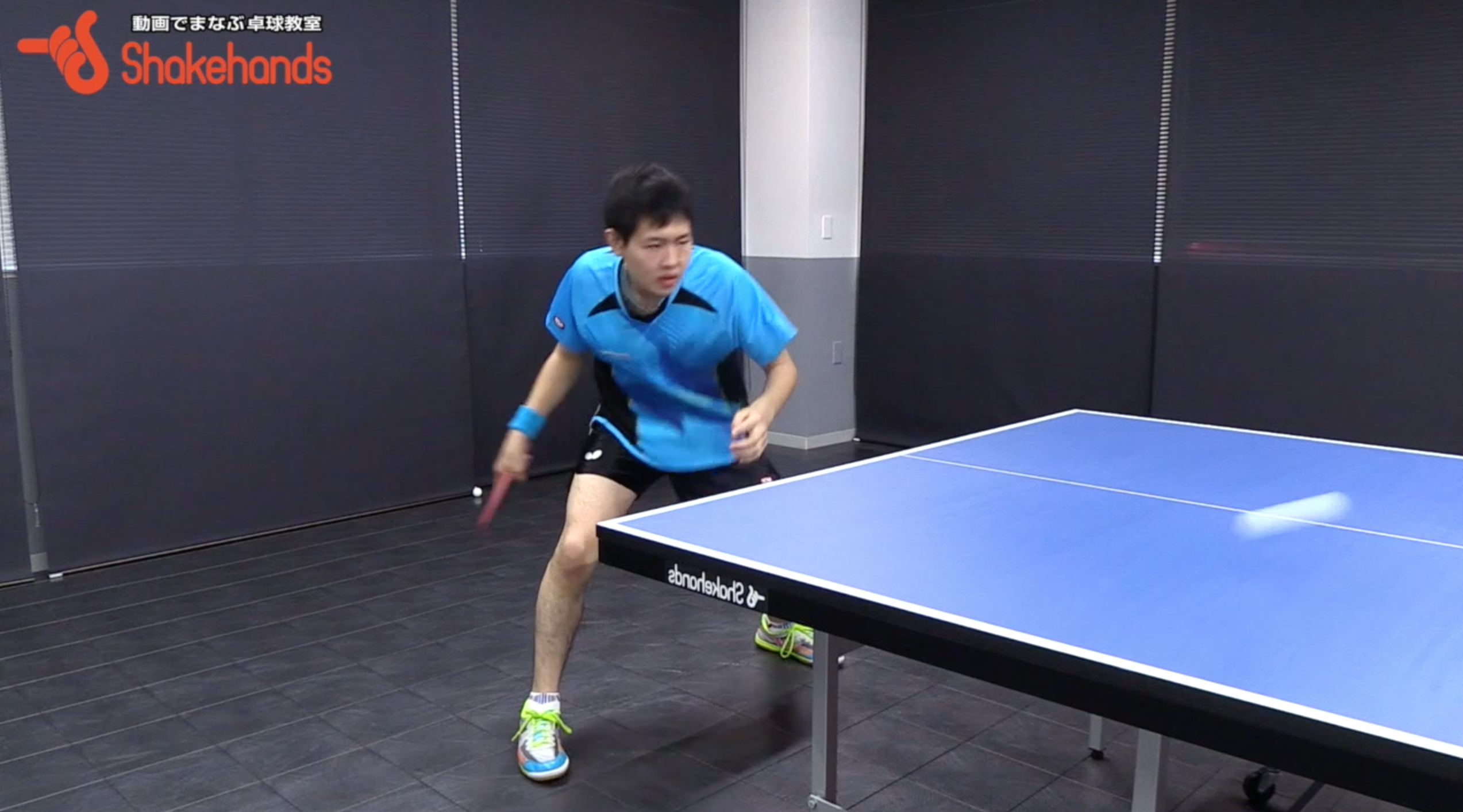 千葉悠平選手。基本のフォアドライブの打ち方