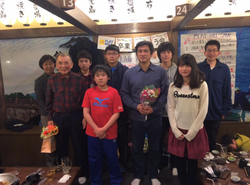 卓球クラブの卒業生を祝う会