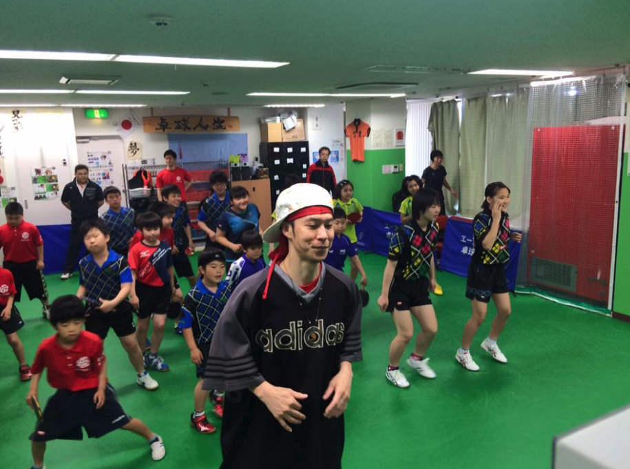 卓球にエクササイズを取り入れたのは新井祐将コーチ！