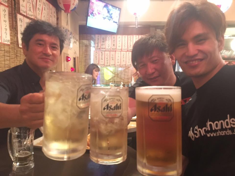 シェークハンズの卓球レッスンからのメガハイボール!