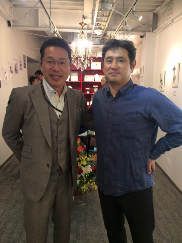 宝石と書のコラボレーション