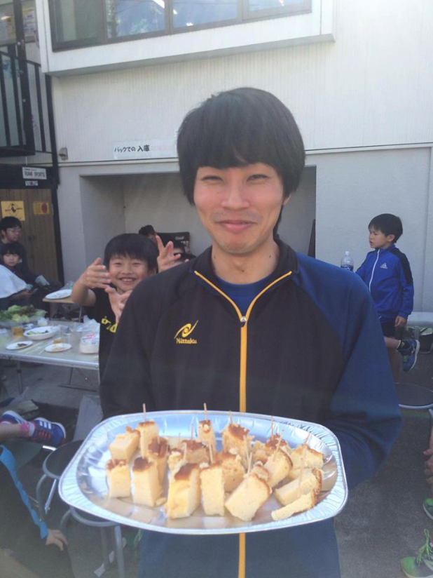 八丈島から村上卓球コーチのお手製ケーキ！