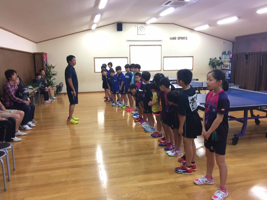 合同卓球練習&バーベキュー大会…声の出せない子が、いじられています