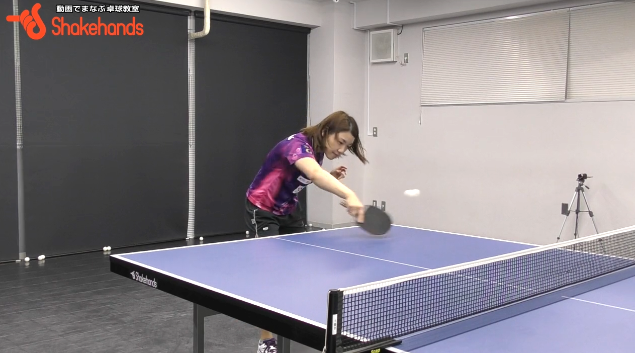 【石垣優香】横回転ツッツキからのフォア。攻撃したボールも曲がる！