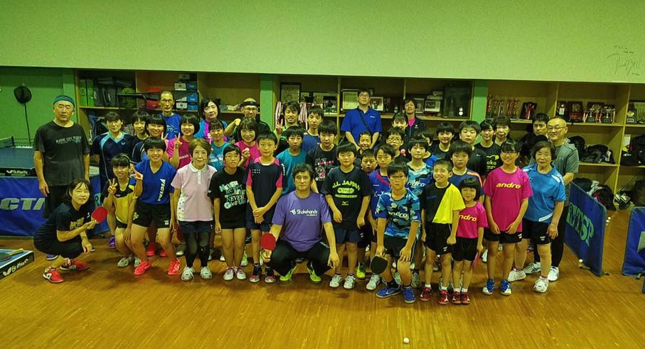 香川県、愛媛県、鳥取県や高知県内の選手もたくさん集まっての卓球講習会