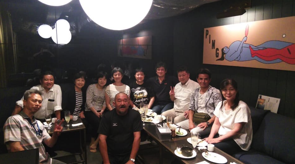 渋谷T４に集まって昼間から一杯
