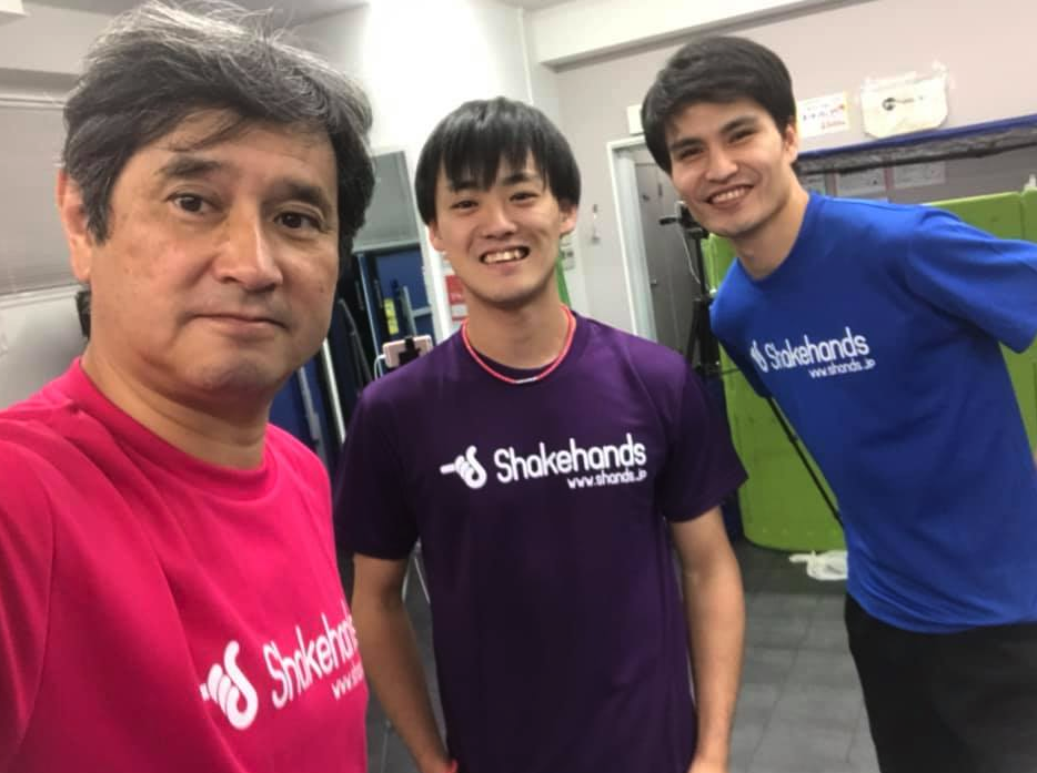 卓球ライブ配信中に、質問がたくさん送られてきました