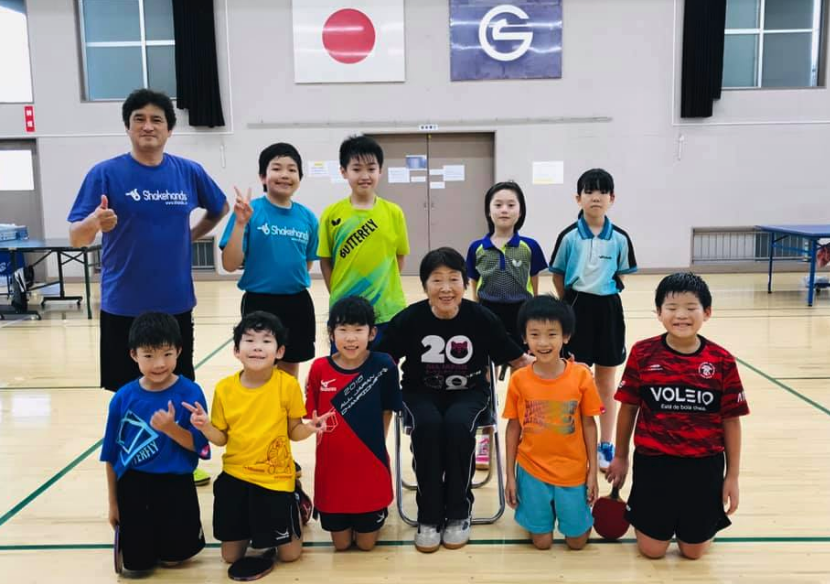 元世界チャンピオンの 大川とみ（現 岡田）さんが見学