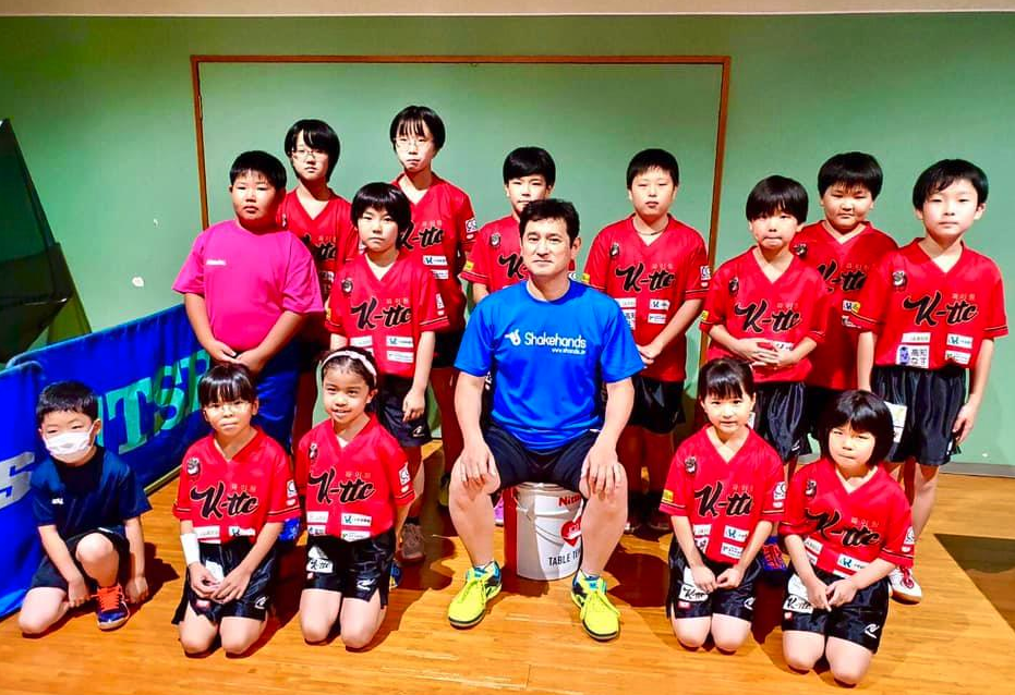 今夏の全国ホープス大会女子優勝した 熊本【ヒゴ鏡卓球クラブ】の竹本監督の 本気度に刺激されて中岡監督もヤル気