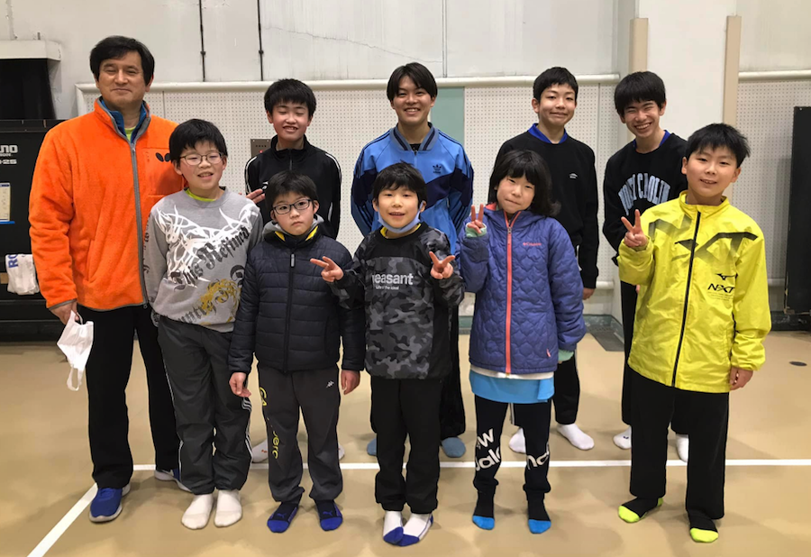 林孝哉が大学卒業式の前に学生最後の卓球をうちのクラブのジュニアを相手に練習してくれました
