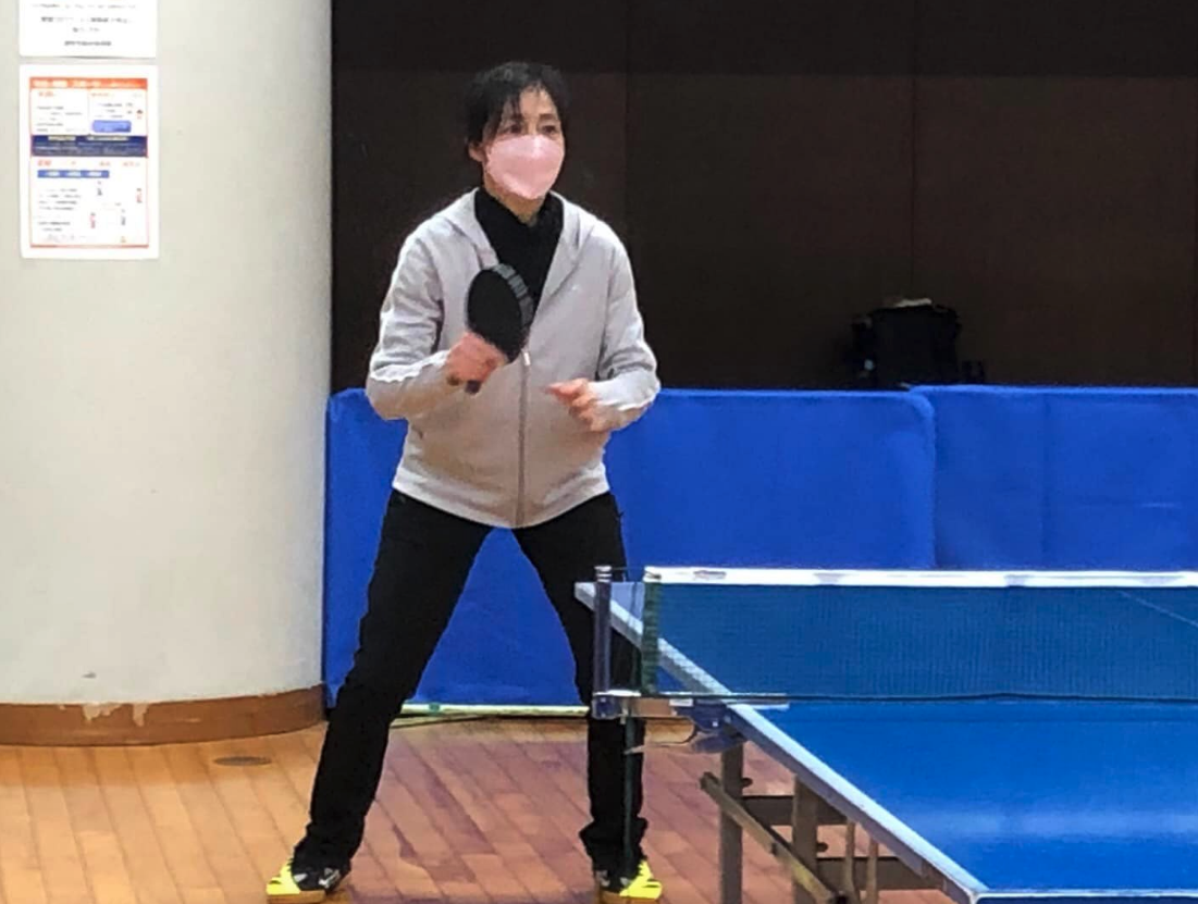 ゼッケンを書いていただいている松永さんがジュニア練習に来られました。球筋が美しく変化が見分け辛いカットを披露