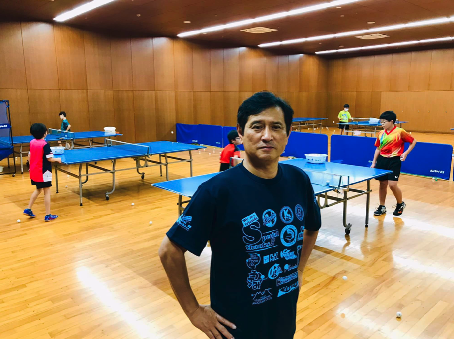新潟県燕市つばめ卓球ジュニアクラブ監督の田巻賢太郎さん作成の【縁Ｔシャツ】