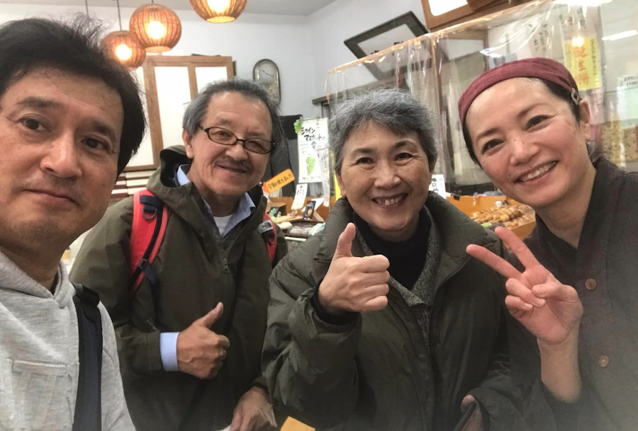 新岩城菓子舗の【必笑 ラケット最中】 近藤欽司先生が考案・命名のモナカ
