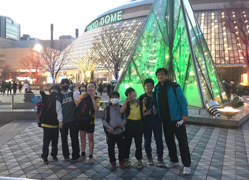 水道橋にあるシェークハンズからすぐ近くジュニア卓球教室の子供たちと【TOKYO DOME】に行きました