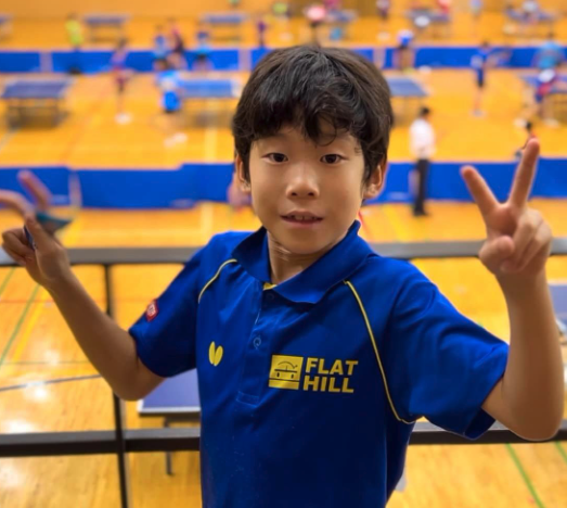 東京都の卓球男子ジュニア予選。小3の晴人が出場。 高校生3人に勝ち、5回戦まで進出