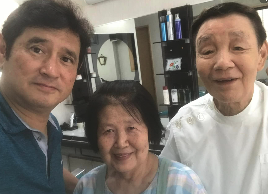 縁起の良い床屋。40年間、ずっと七沢時夫さんに髪を切ってもらってました