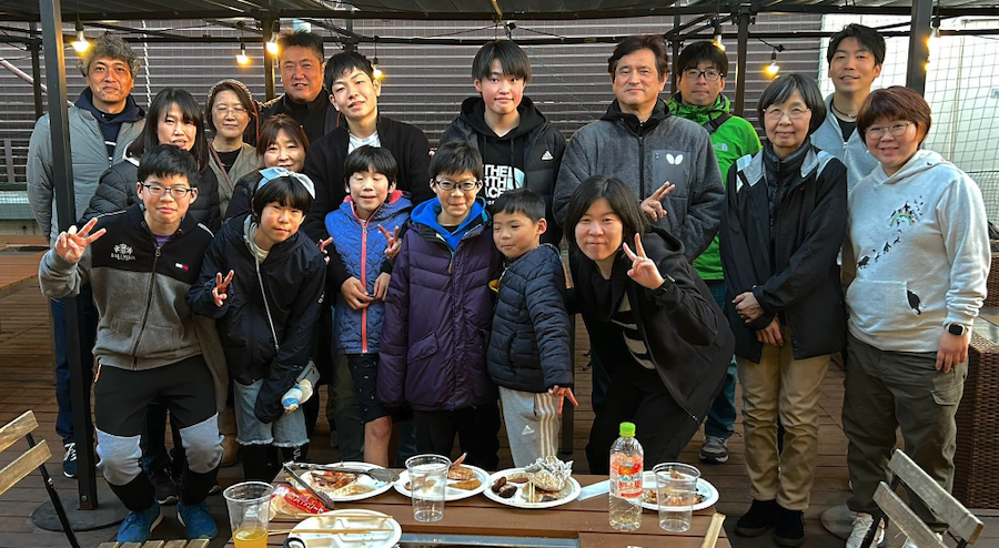 2023年度『卒業を祝う会』うちのジュニアクラブの卒業生たちは、卒業後も立派に成長して幸せな人生を送っているので涙なんか必要ありません