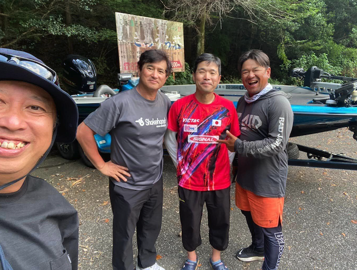 シェークハンズ配信用に中岡さん(神田TTC)インタビューの撮影も船上で行いました