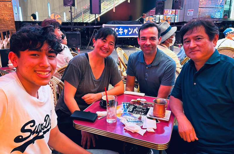 オーストラリアのパース市から日本に来ているアキコ。34年前の15歳の時にブラジルからバタフライ卓球道場の留学生として日本に来ました